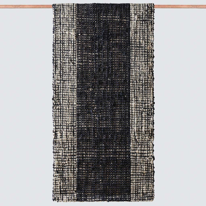 Black / 2.5' x 8'