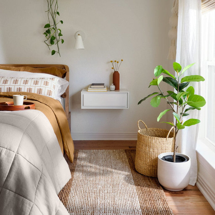 Jute Runner next to Bed, tan