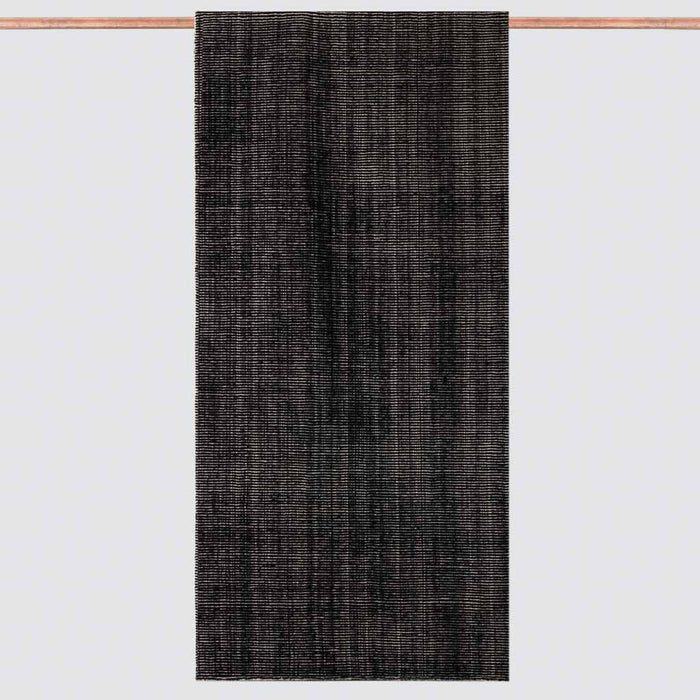 Black / 2.5' x 8'
