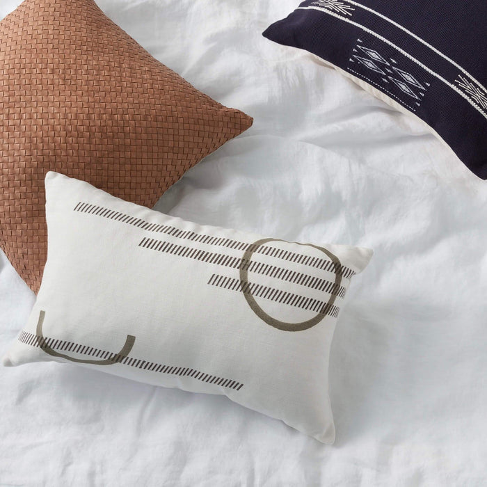 Tossed Pillows, natural