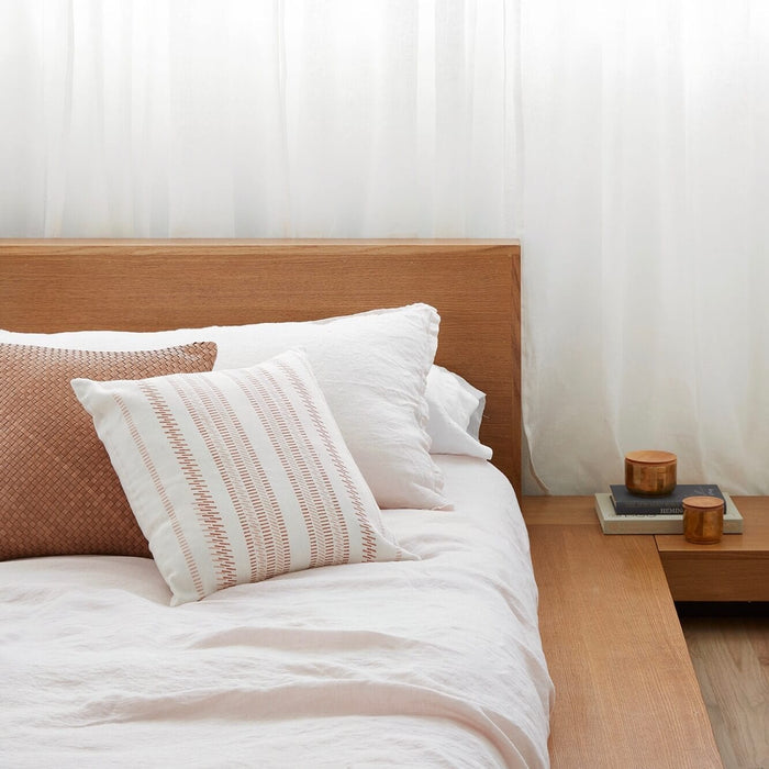 Light and Breezy Bed Setup, natural