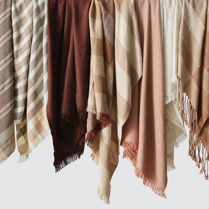 alpaca throws hanging, sand